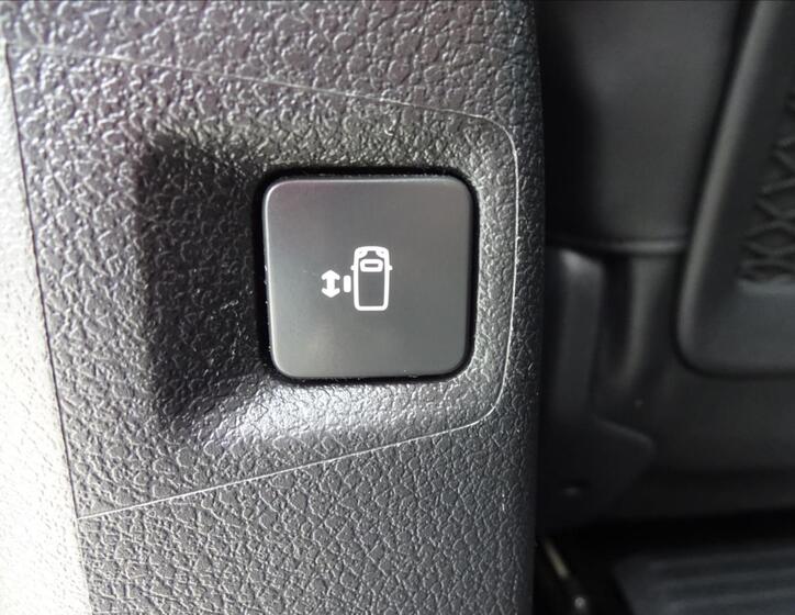 Peugeot Traveller 24