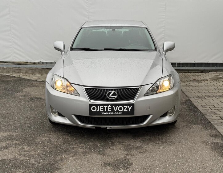Lexus IS 2