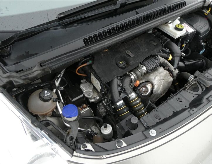 Peugeot 3008 SUV 1,6 l 82 kw