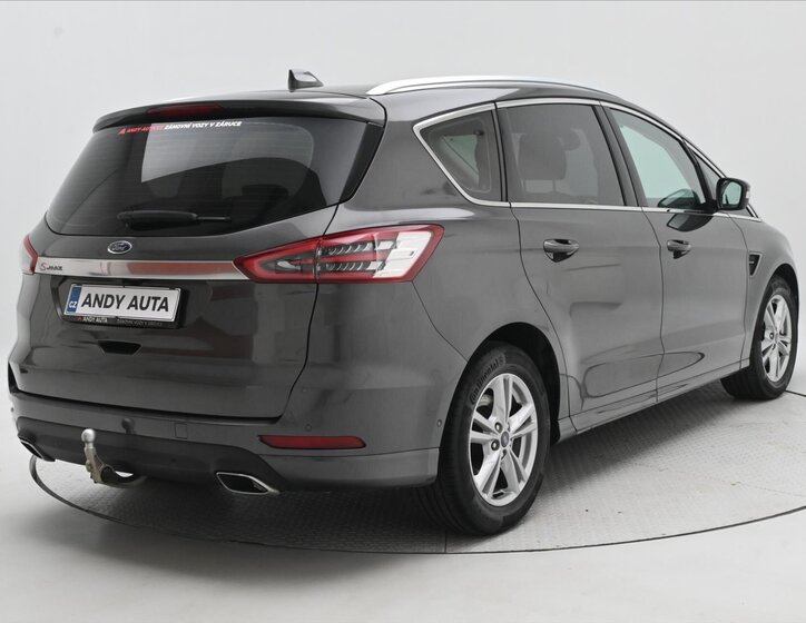Ford S-MAX 5