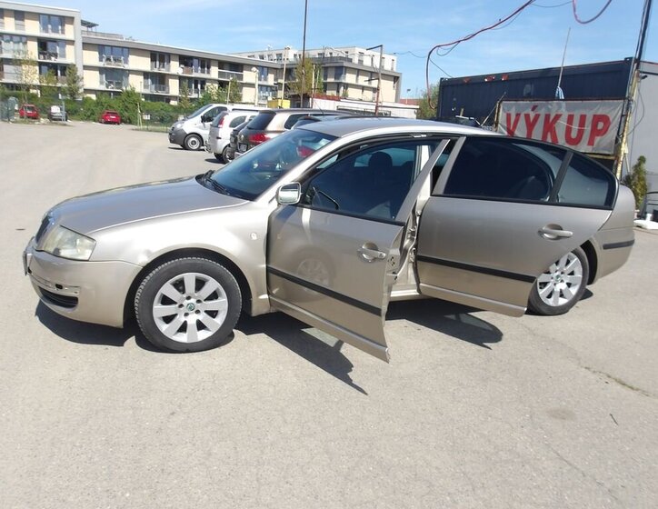 Škoda Superb Sedan / Limuzína 1,9 l 96 kw