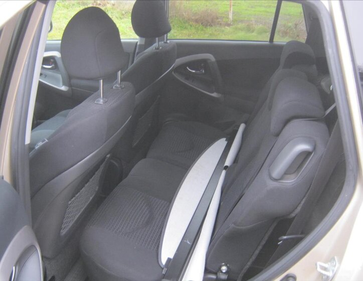 Toyota RAV4 Kombi 2,0 l 112 kw
