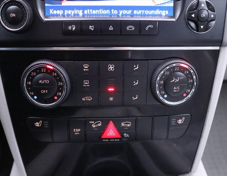 Mercedes-Benz Třídy M SUV / Terénní 3,2 l 165 kw