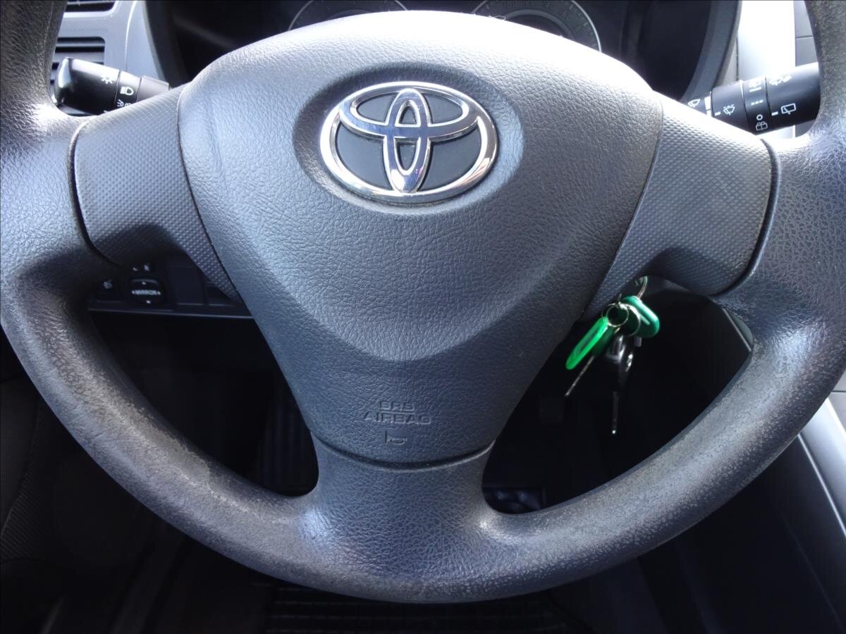 Toyota Auris Hatchback 1,3 l 74 kw