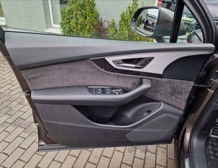Audi Q7 SUV / Terénní 3,0 l 210 kw