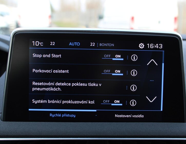 Peugeot 3008 SUV / Terénní 1,5 l 96 kw