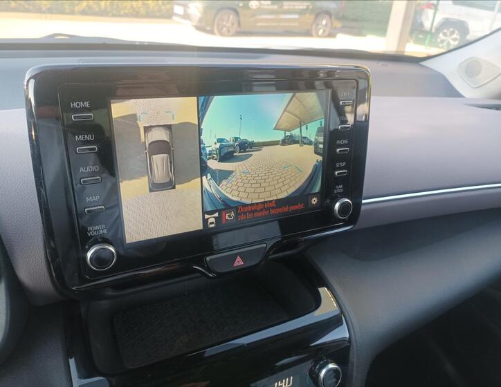 Toyota Yaris Cross 16