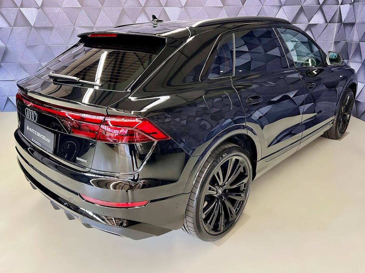 Audi Q8 SUV 3,0 l 210 kw
