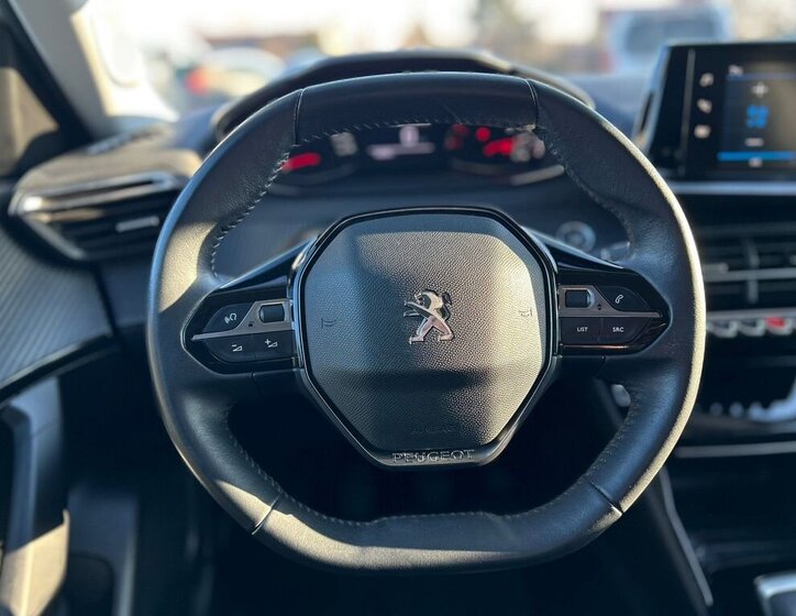 Peugeot 2008 SUV 1,2 l 74 kw