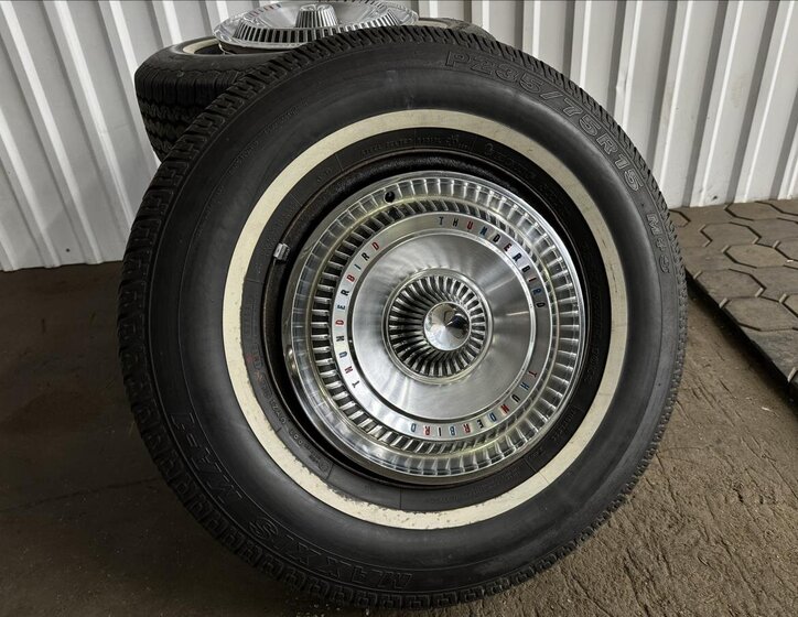 Ford Thunderbird Kupé 6,4 l 224 kw