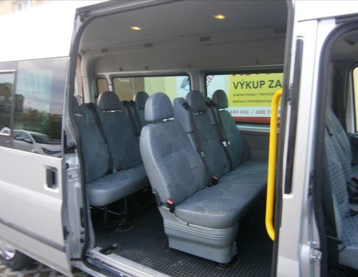 Ford Transit 8