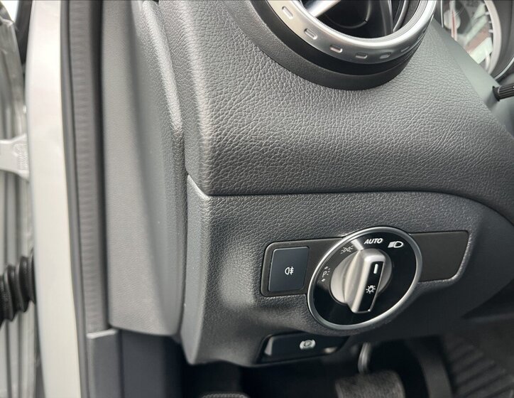 Mercedes-Benz GLA Hatchback 1,6 l 115 kw