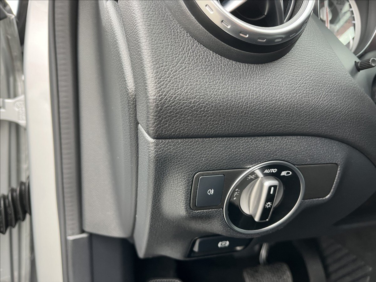 Mercedes-Benz GLA Hatchback 1,6 l 115 kw