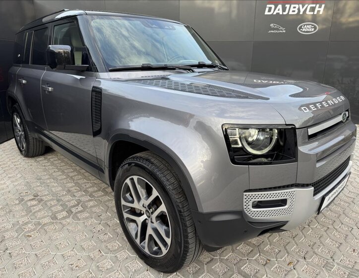 Land Rover Defender 26