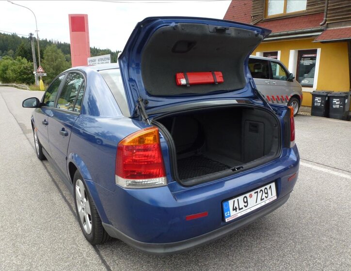 Opel Vectra Sedan / Limuzína 1,8 l 90 kw