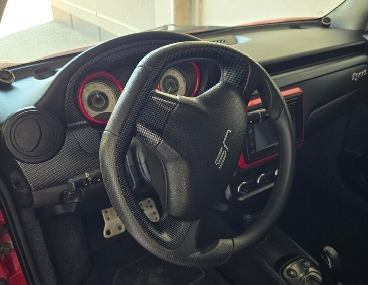 Ligier JS 50 L Hatchback 0,0 0