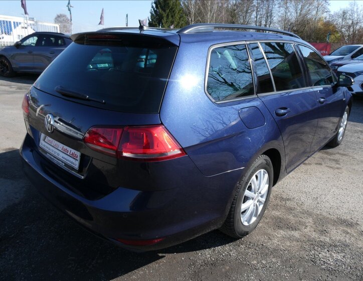 Volkswagen Golf Kombi 1,6 l 81 kw