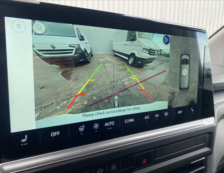 Volkswagen Caravelle 11