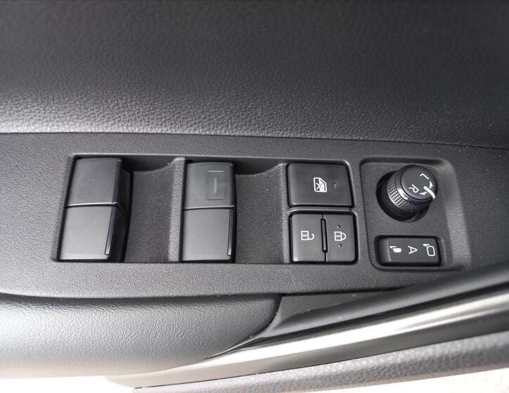 Toyota Corolla Cross 24