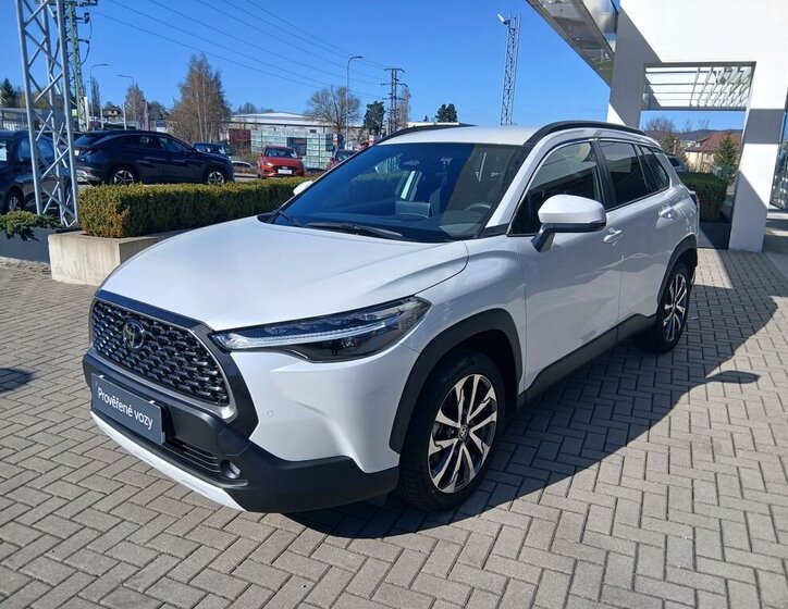 Toyota Corolla Cross SUV / Terénní 2,0 l 112 kw