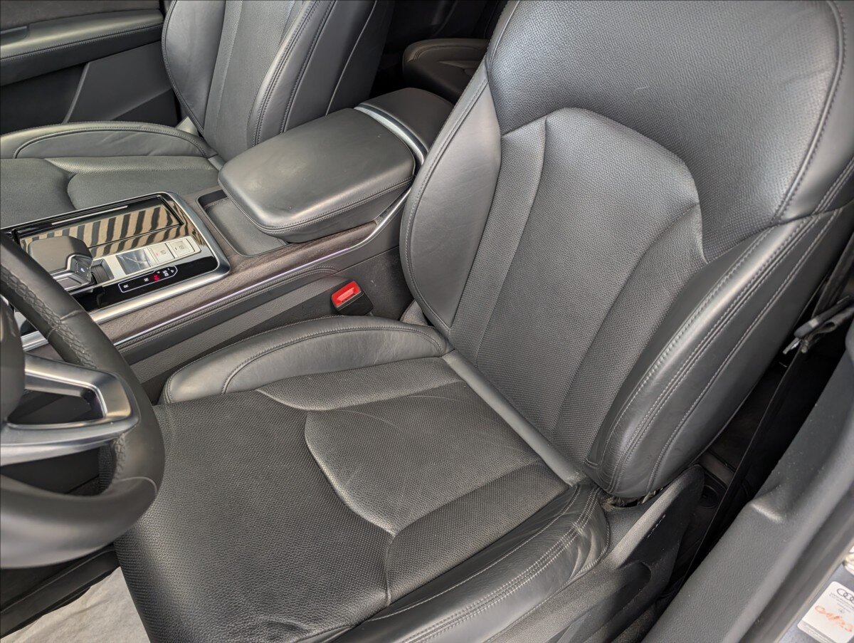 Audi Q8 Hatchback 3,0 l 250 kw