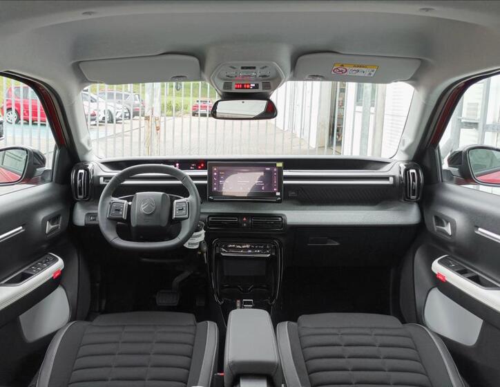 Citroën ë-C3 Aircross 8