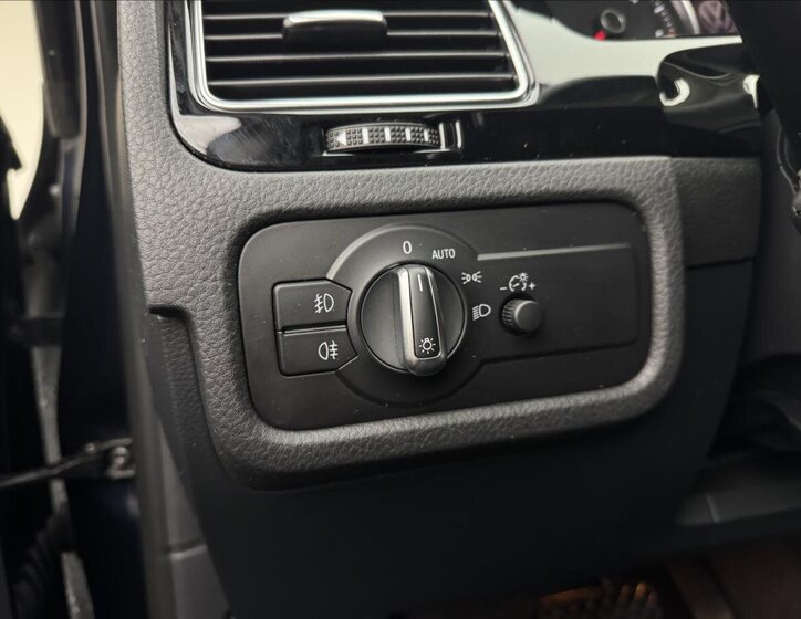 Volkswagen Touareg SUV / Terénní 3,0 l 193 kw