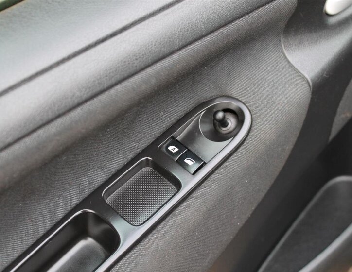 Peugeot 207 Kombi 1,4 l 54 kw