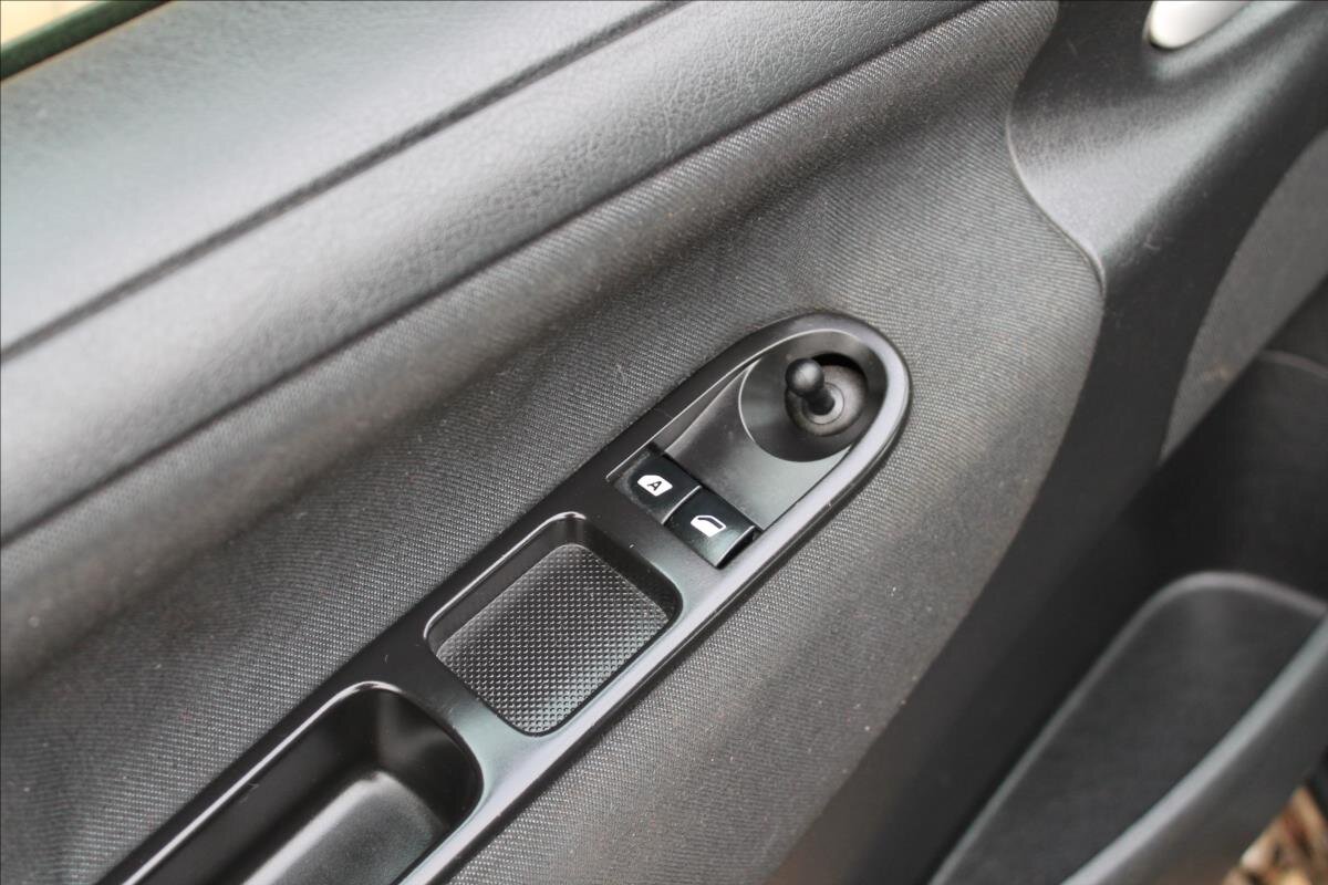 Peugeot 207 Kombi 1,4 l 54 kw