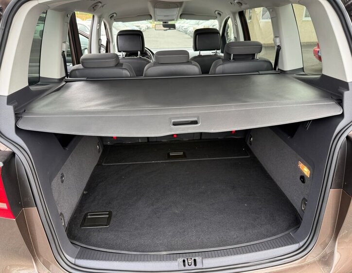 Volkswagen Touran Kombi 1,6 l 77 kw