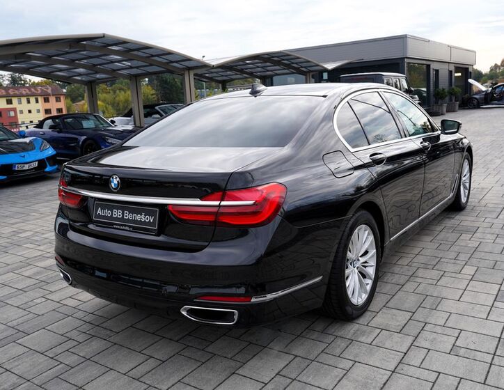 BMW Řada 7 6