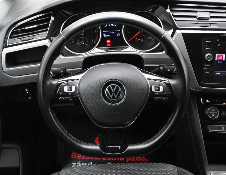 Volkswagen Touran 19