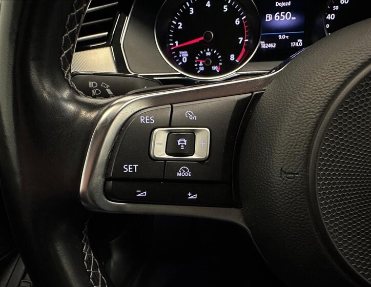 Volkswagen Passat Sedan 2,0 l 162 kw