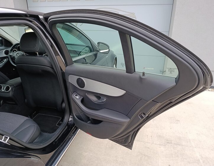 Mercedes-Benz Třídy C Sedan / Limuzína 2,1 l 125 kw