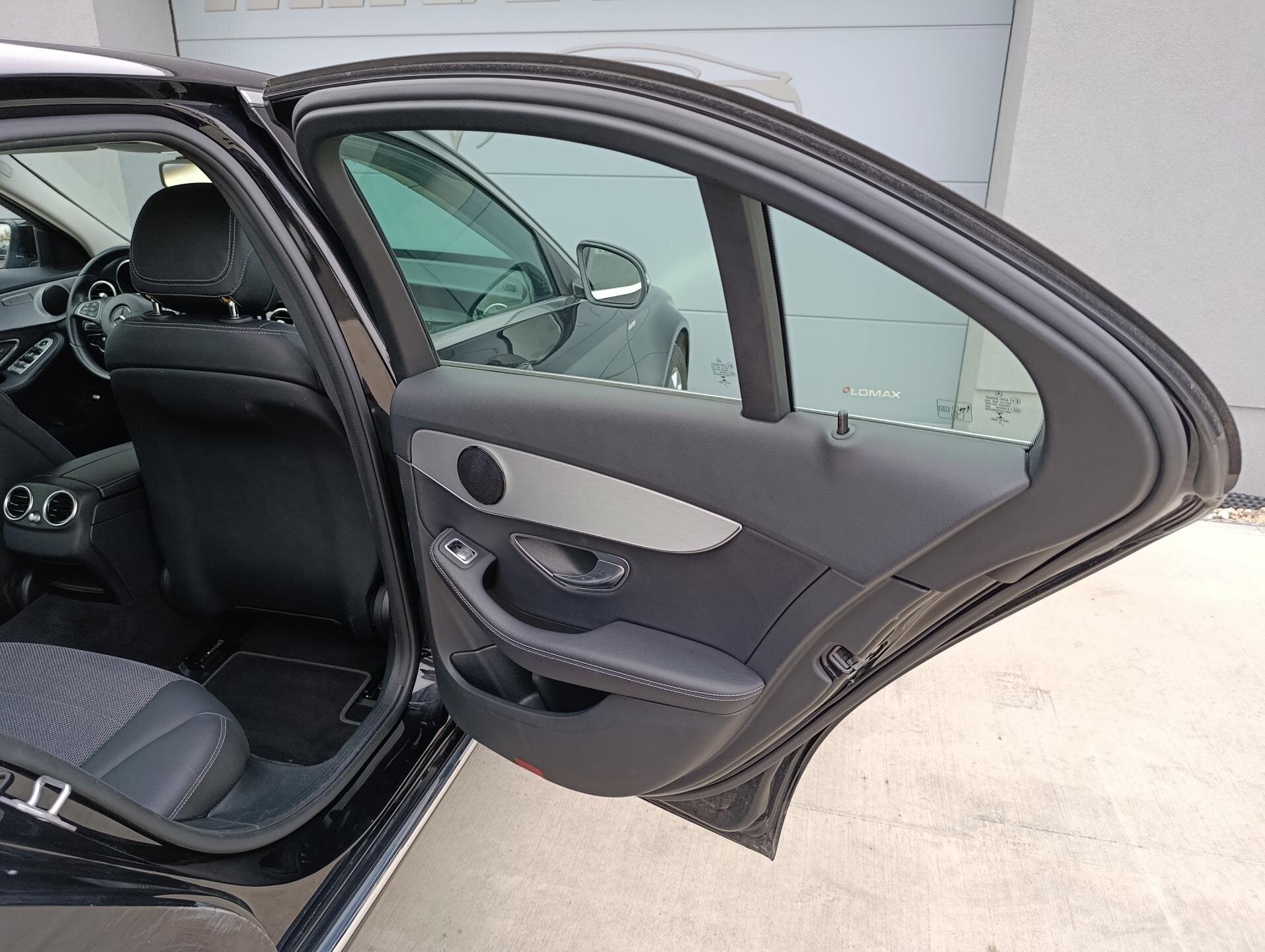 Mercedes-Benz Třídy C Sedan / Limuzína 2,1 l 125 kw