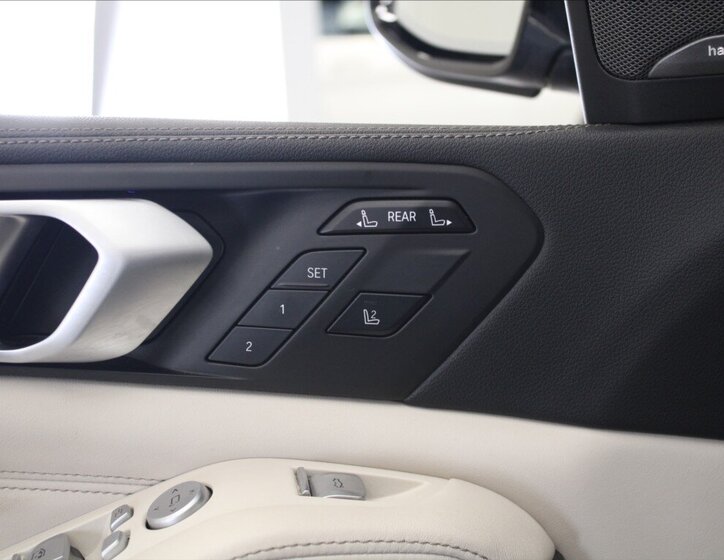 BMW X7 SUV / Terénní 3,0 l 195 kw