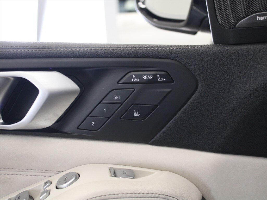 BMW X7 SUV / Terénní 3,0 l 195 kw