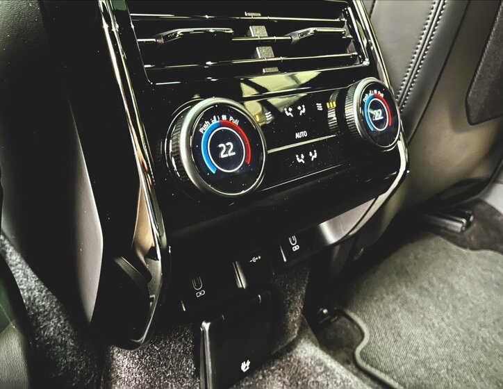 Land Rover Range Rover Sport SUV 4,4 l 467 kw