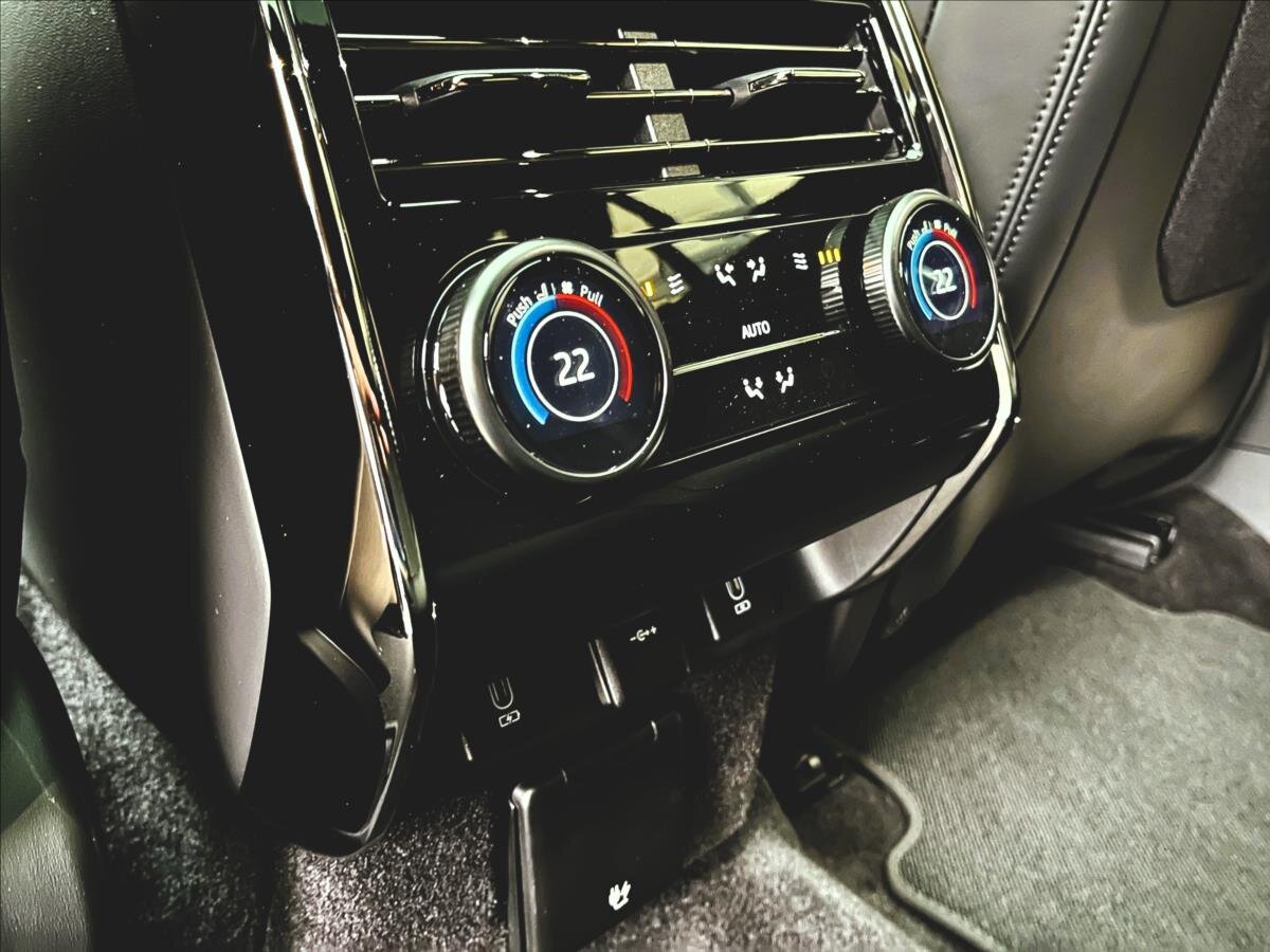 Land Rover Range Rover Sport SUV 4,4 l 467 kw