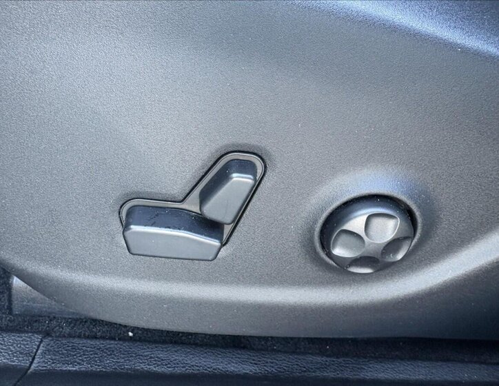 Jeep Cherokee SUV 2,0 l 103 kw