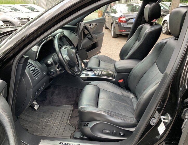 Infiniti QX70 15