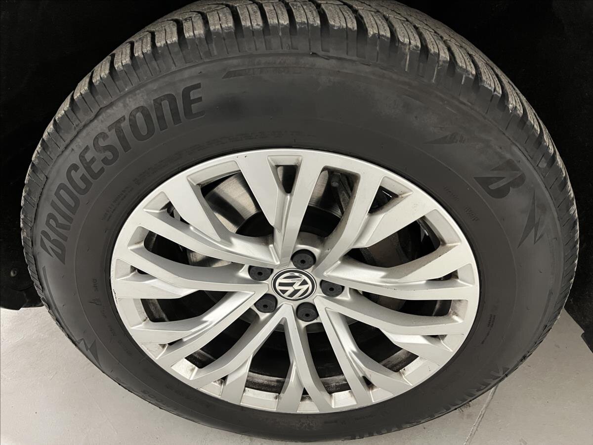 Volkswagen Touareg SUV / Terénní 3,0 l 170 kw