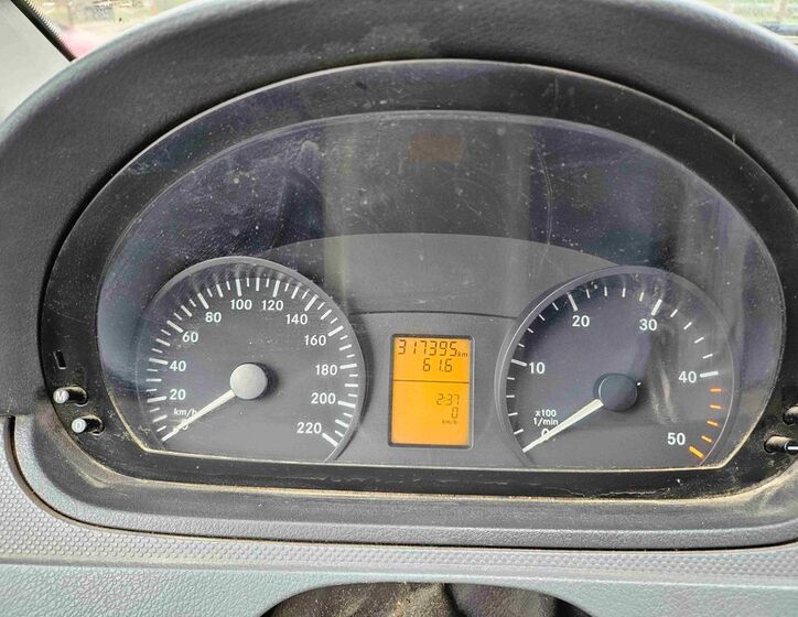 Mercedes-Benz Vito 9