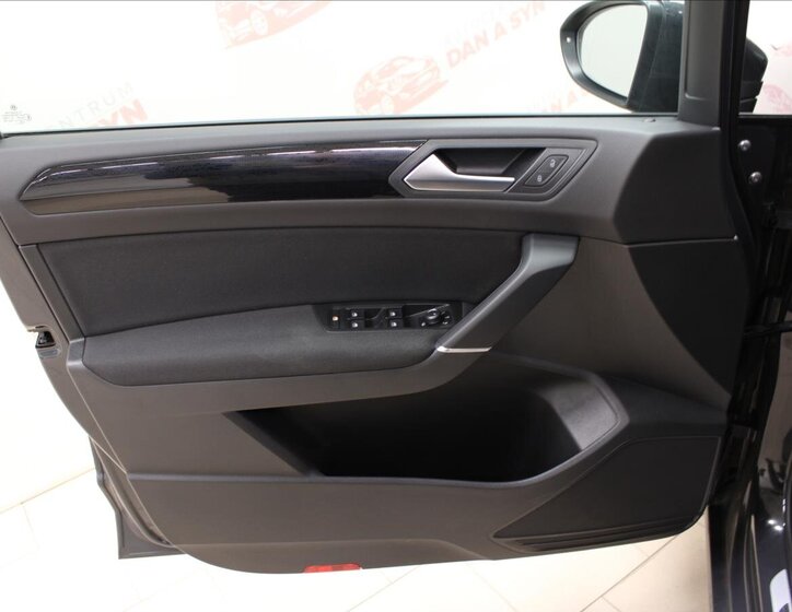 Volkswagen Touran SUV / Terénní 1,2 l 81 kw