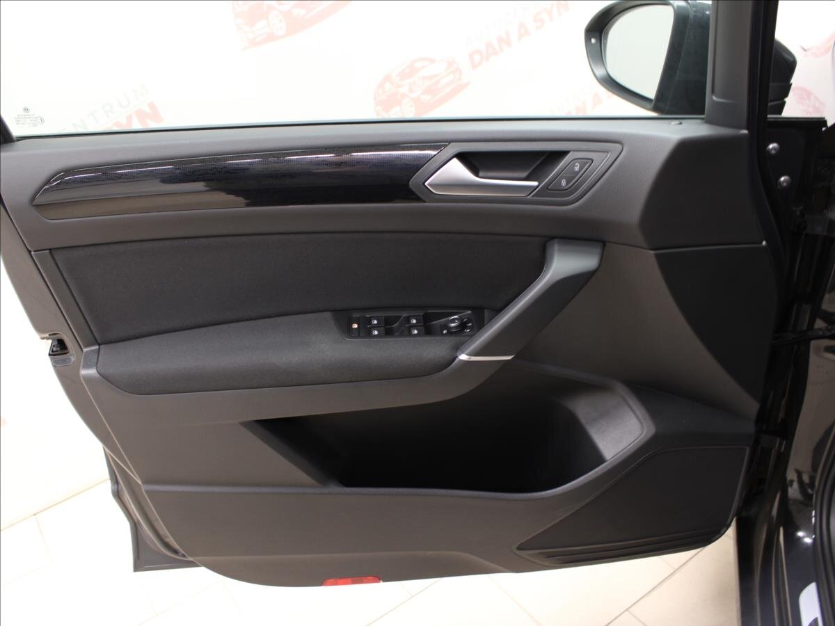 Volkswagen Touran SUV / Terénní 1,2 l 81 kw