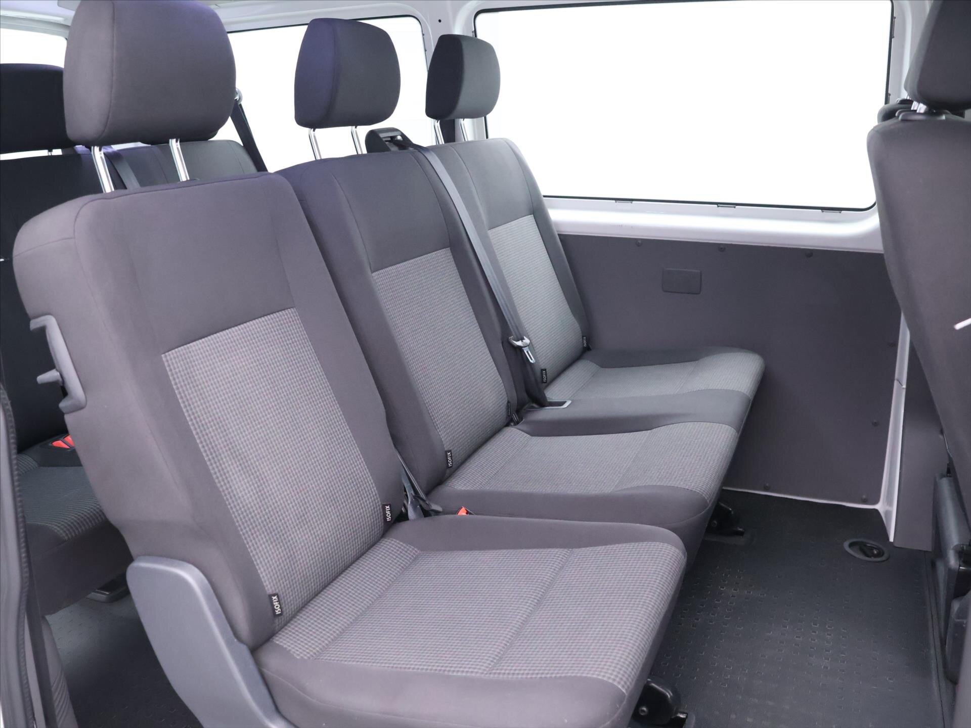 Volkswagen Transporter Kombi 2,0 l 81 kw