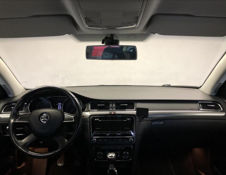 Škoda Superb Hatchback 2,0 l 103 kw