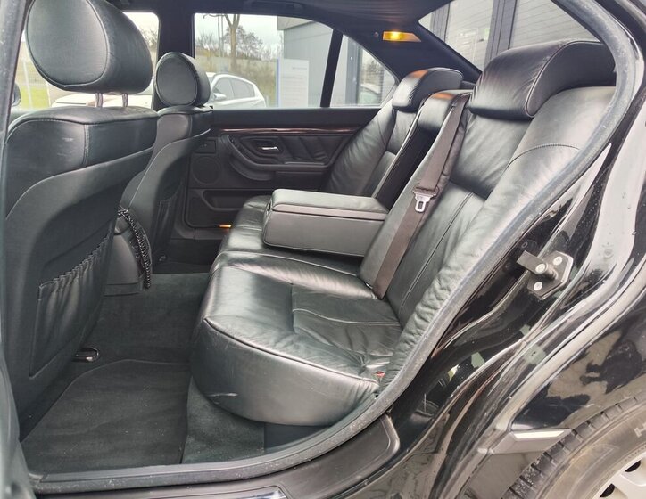 BMW Řada 7 Sedan / Limuzína 2,8 l 142 kw