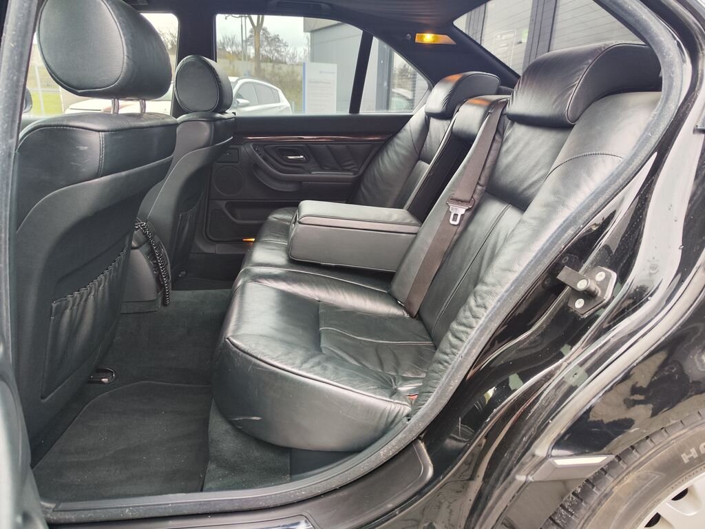 BMW Řada 7 Sedan / Limuzína 2,8 l 142 kw