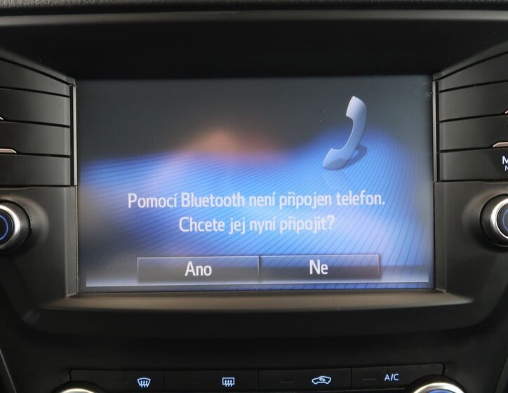 Toyota Avensis Kombi 2,0 l 105 kw